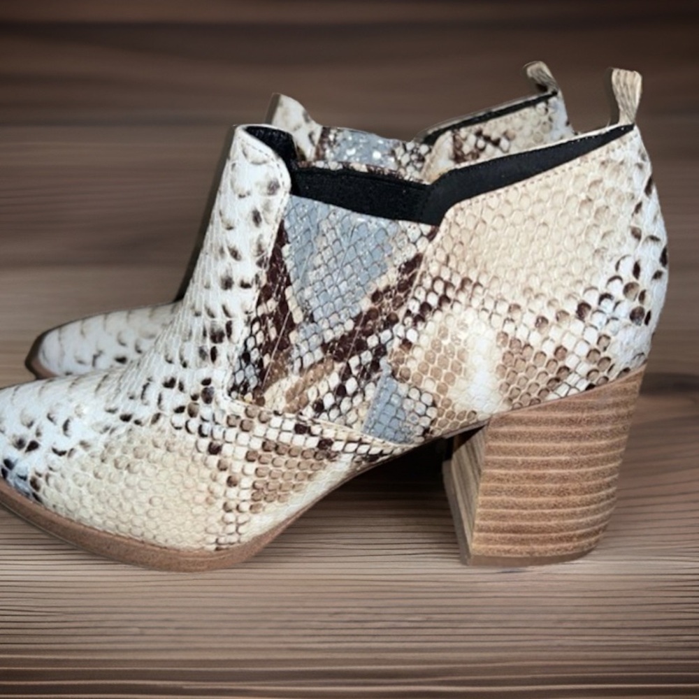 Report Tessie Western Ankle Snakeskin  Booties, Women’s  size 6.5